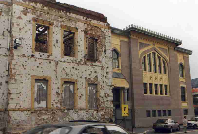 Zerstrung und
                  Wiederaufbau in Mostar